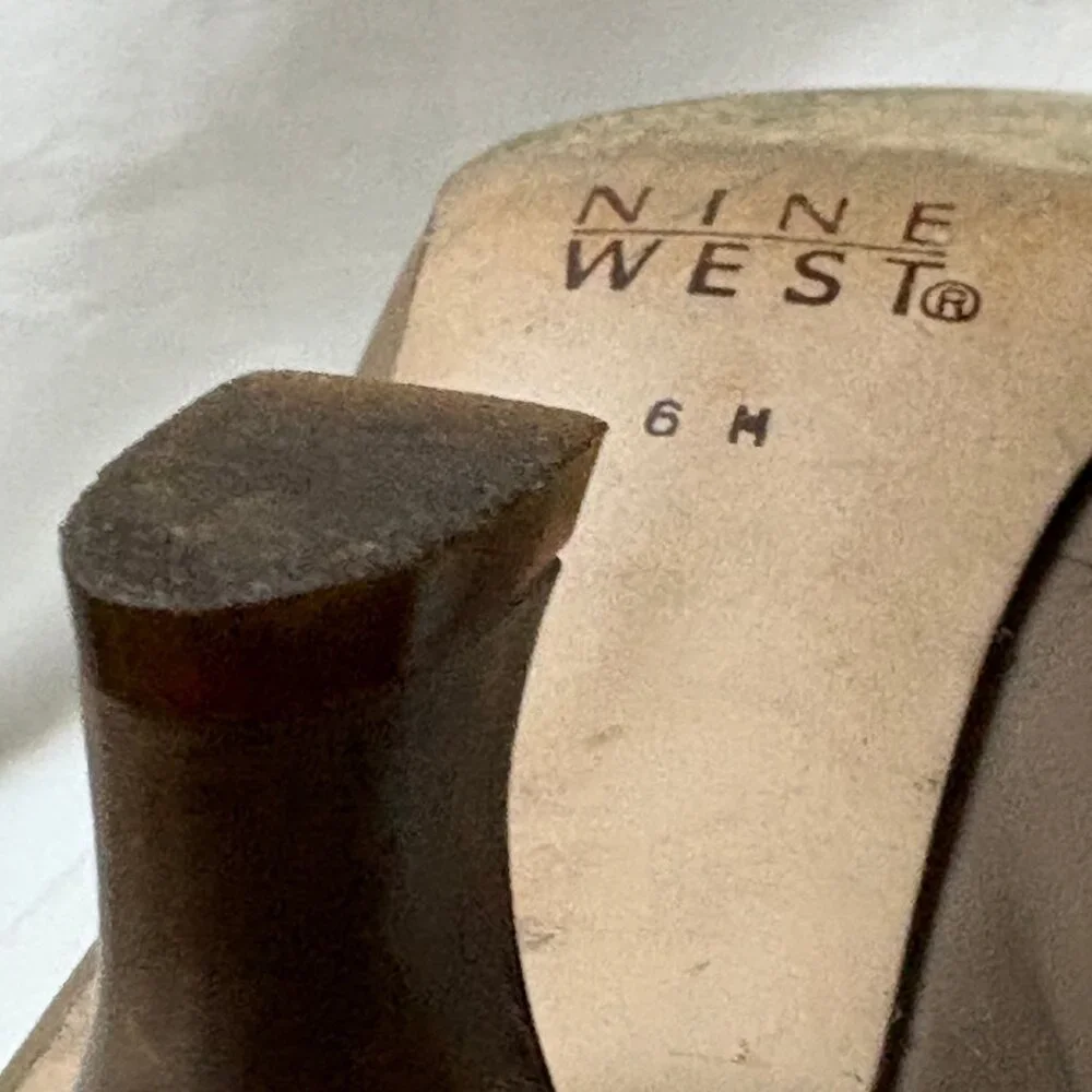 Nine West Taupe Leather Pumps – Size 6 - Picture 7 of 9